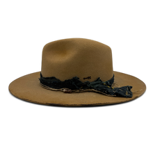 Load image into Gallery viewer, Sigue la Flecha Wool Fedora