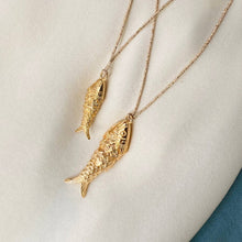 Load image into Gallery viewer, SARDINA NECKLACE, gold and silver plated fish (CAT74): Gold plated / LUREX THREAD / M