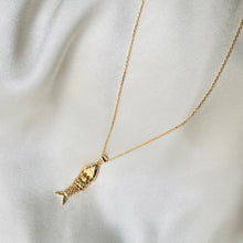 Load image into Gallery viewer, SARDINA NECKLACE, gold and silver plated fish (CAT74): Gold plated / LUREX THREAD / M