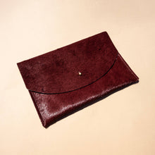 Load image into Gallery viewer, Envelope Pouch - Merlot Cowhide