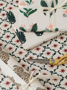CHRISTMAS RED STAR & GARLAND GIFT WRAP HOLIDAY PAPER