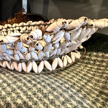 Load image into Gallery viewer, Vintage Shell Tray