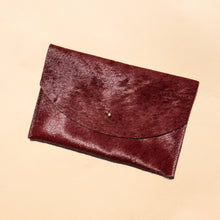 Load image into Gallery viewer, Envelope Pouch - Merlot Cowhide