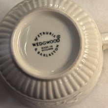 Load image into Gallery viewer, Vintage Wedgewood Hunt Scene Cup &amp; Saucers