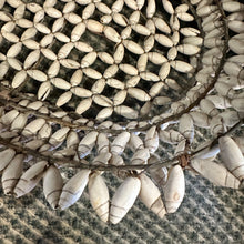 Load image into Gallery viewer, Vintage Shell Tray