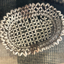Load image into Gallery viewer, Vintage Shell Tray