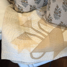 Load image into Gallery viewer, Antique Basket Quilt