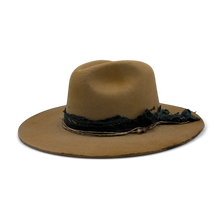 Load image into Gallery viewer, Sigue la Flecha Wool Fedora