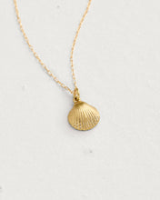 Load image into Gallery viewer, Mini Scallop Pendant